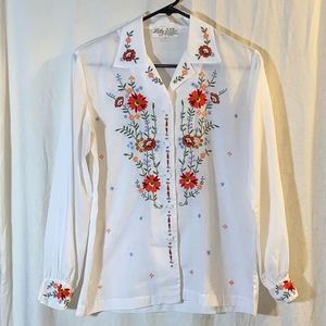 Vintage 60's Hand Embroidered Top. Size 36 (fits like M)